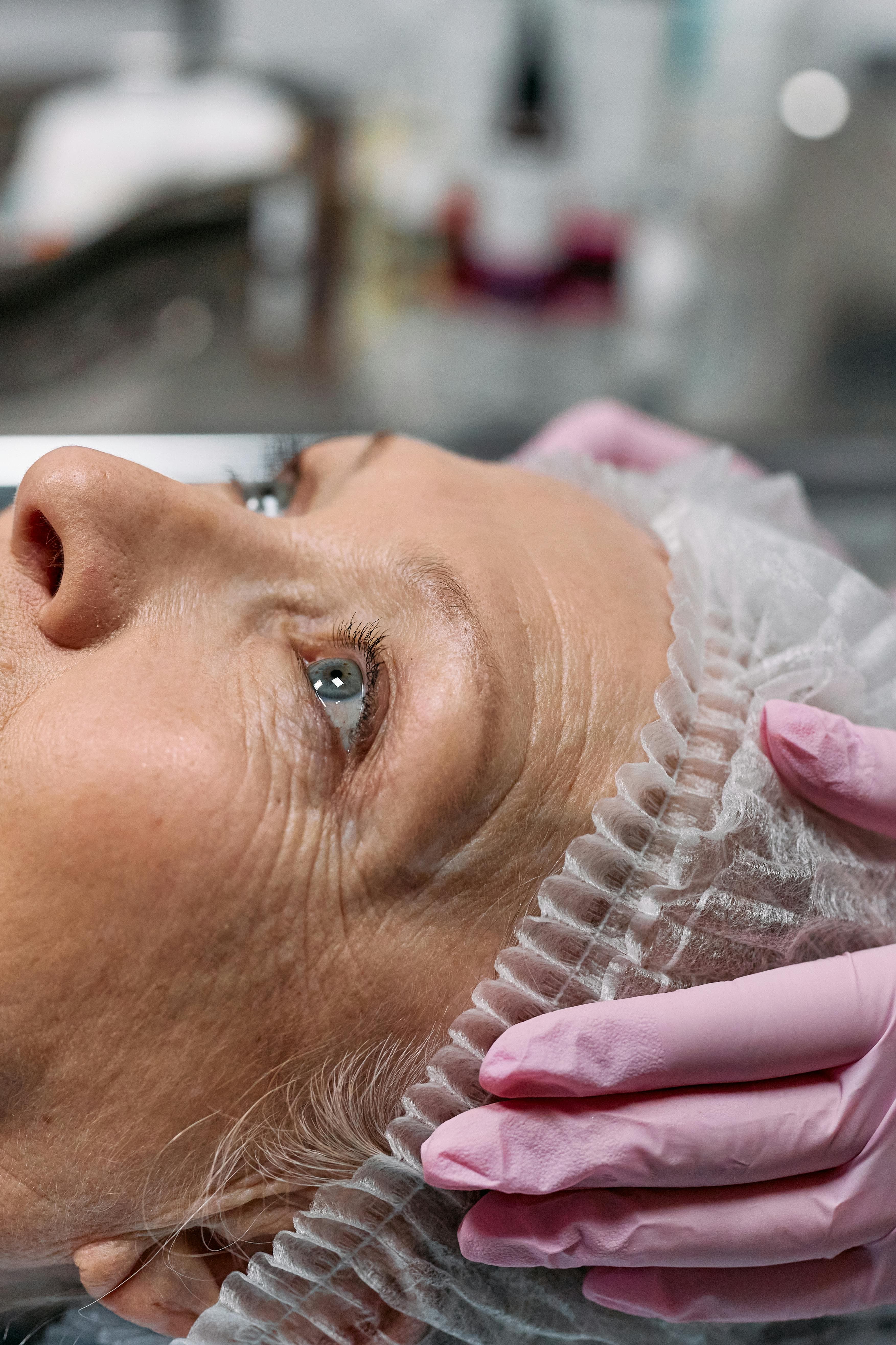 Zabieg blefaroplastyki w SkyClinic Warszawa - opieka medyczna